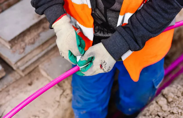 Ruzie tussen KPN en T-Mobile om glasvezel in Den Haag