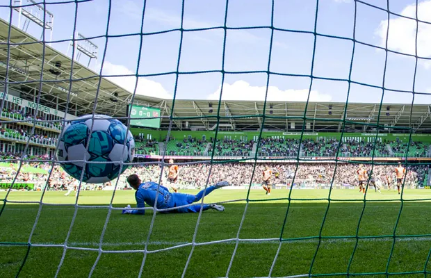 Waar kijk je het voordeligst het nieuwe Eredivisieseizoen?